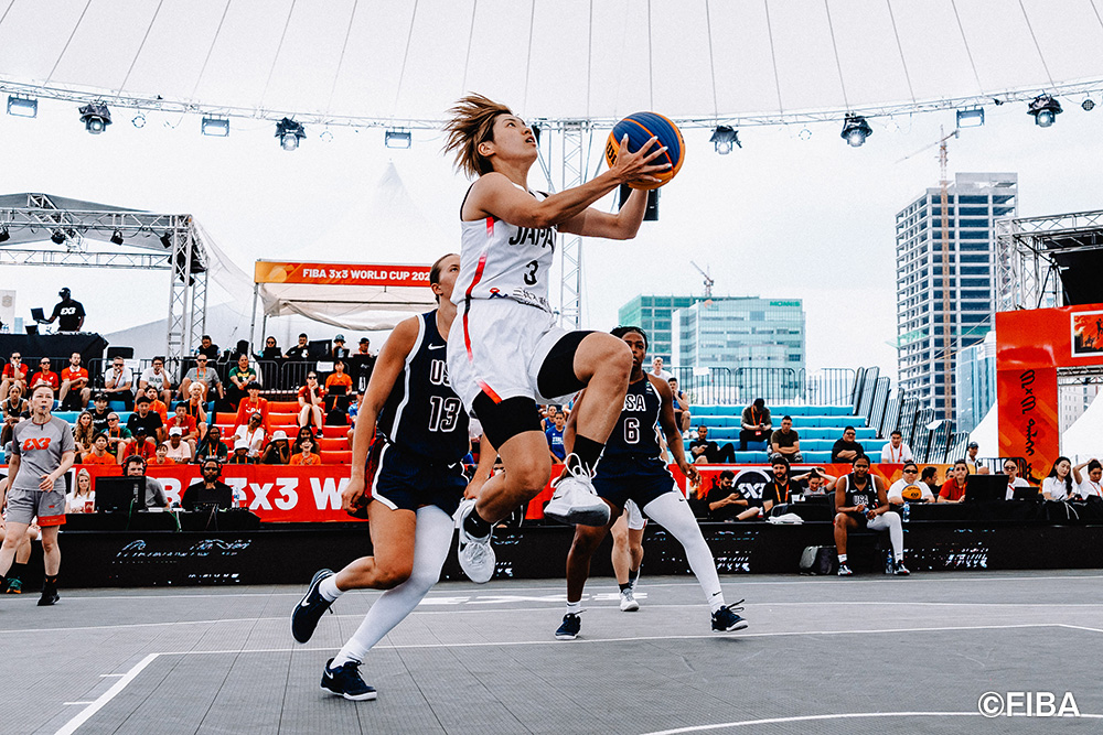#AkatsukiJapan 3x3女子日本代表
🏆FIBA 3x3 ワールドカップ2025 #3x3WC
日本は2位でプレーイントーナメント進出決定！
明日27日（時間未定）カナダと対戦🔥

👇予選プール DAY2結果
🇯🇵日本 8-21 アメリカ🇺🇸
（高橋芙由子3点、宮下3点、高橋未来1点、桂1点）
🇯🇵日本 21-18 チェコ🇨🇿