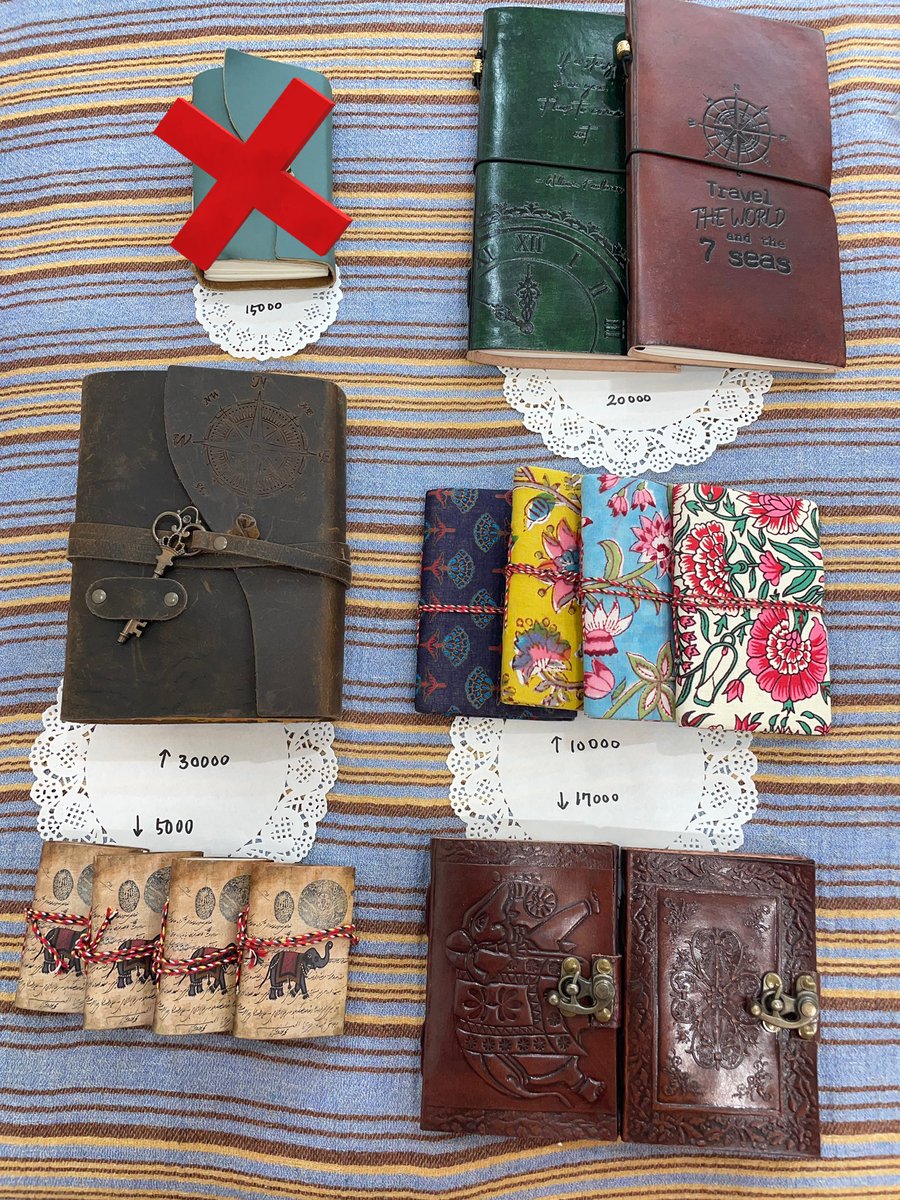 혹시 다이어리 사고싶으신분 있나요?
인도에서 사온 다이어리 판매합니다!

구매문의는 디엠 부탁드랴요!