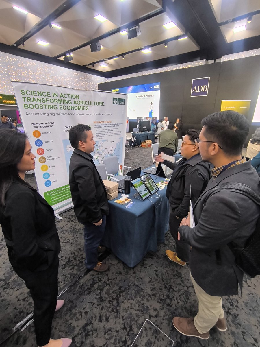 CGIARbreeding's tweet image. 📢#BreedingResources Digital team is at @ADB_HQ Asia Pacific #DigitalTransformation Forum
The team is showing high-level government officials how @CGIAR data + digital tools (EBS, #Bioflow, AgPile) power impact for 370M+ people & generate value
📍ADB HQ, #Manila #Philipines