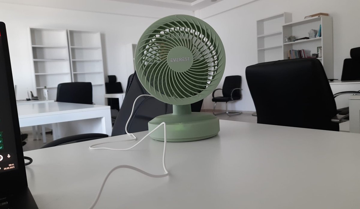 altugyayla123's tweet image. Yeşi'ye merhaba deyin. Onun adı Yeşi. Kudretini USB'den alıyor. Neşve ve ferahlık saçıyor. Çünkü o bir vanti.