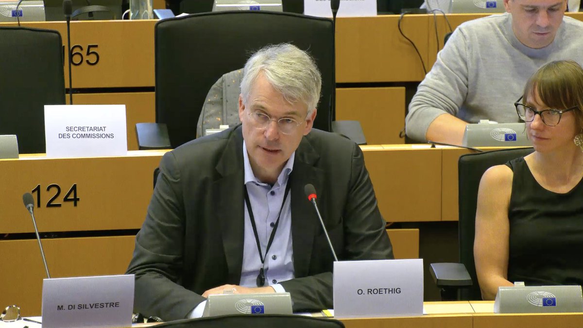 leilachaibi's tweet image. "Amazon est financé par le contribuable. 1,3 milliard € en 30 ans. Alors qu'Amazon refuse de payer des impôts. Plus de 50 milliards de chiffre d'affaire en Europe🇪🇺 et 0€ d'impôts... au Luxembourg🇱🇺"