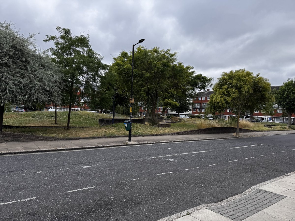 Council estates often have loads of land given to green spaces that barely get used. This one is usually empty even on sunny afternoons/evenings. Whereas even small gardens get frequent use.

How different would housing estates look if we prioritised private gardens for people?