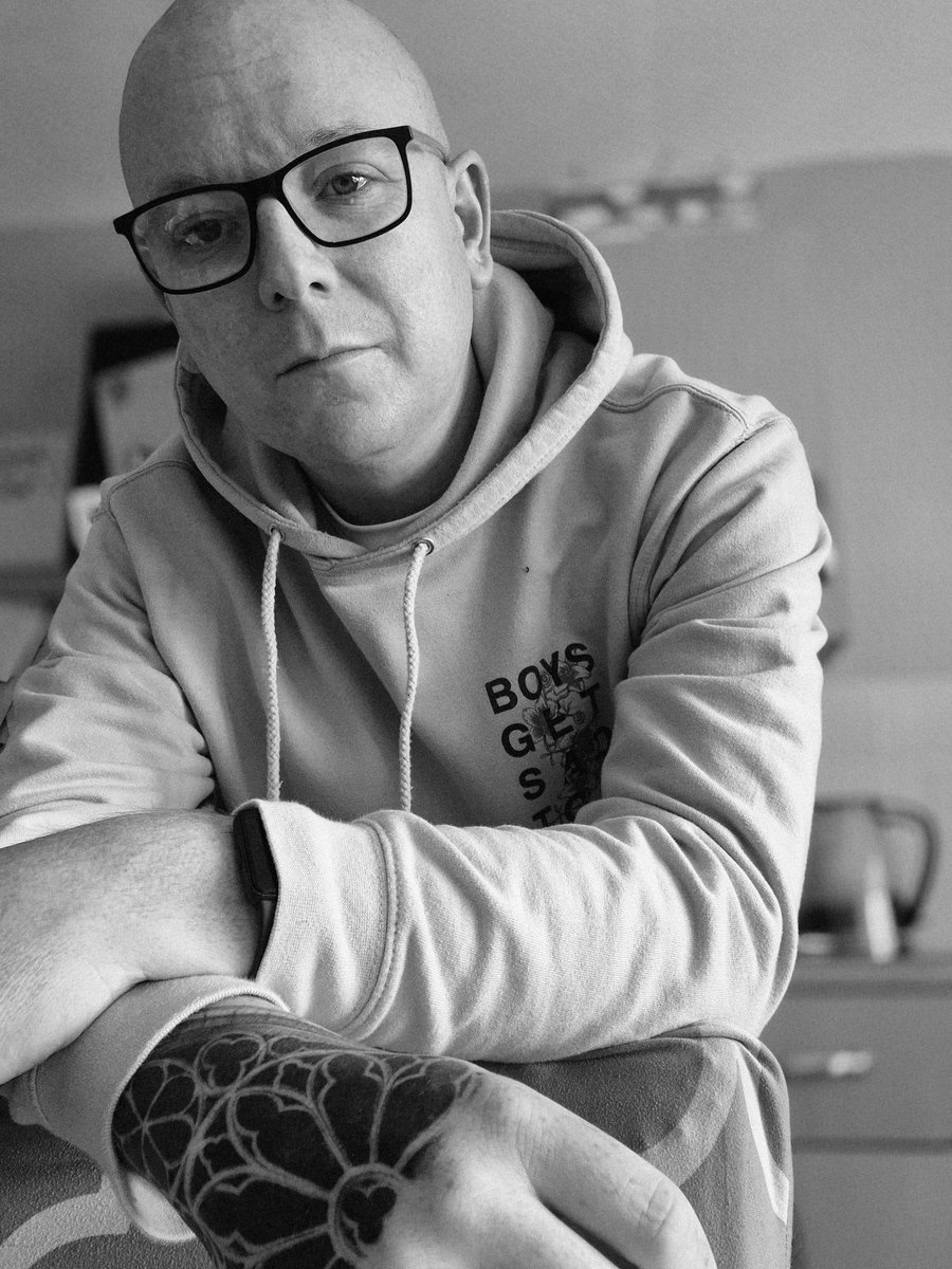 New Up Close and Personal is live!
Meet Kris—train worker, non-league football fan, and all-round top guy.
From autism to match days, we cover it all 👇 #MentalHealth #NonLeagueFootball

livingmentalhealth.com/up-close-and-p…