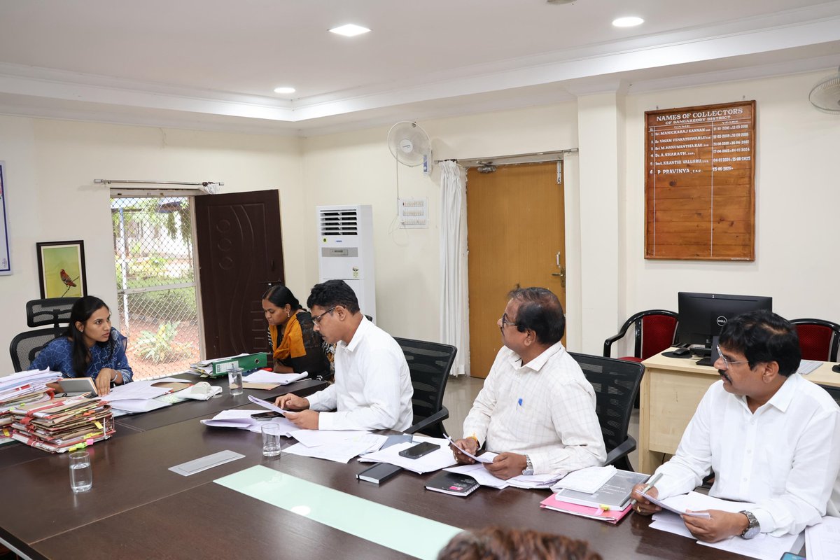 Collector Sangareddy (@collector_srd) on Twitter photo సంగారెడ్డి జిల్లా లో ఆర్ ఆర్ ఆర్ రింగ్ రోడ్ ప్రాజెక్టు, నిమ్జ్ మరియు ఇతర భూసేకరణల క్రింద చేపట్టిన పనుల పురోగతి అంశాల పై జిల్లా కలెక్టర్ ఆర్డీవోలు, తహసీల్దార్లు, సంబంధిత అధికారులతో సమీక్ష సమావేశం నిర్వహించారు. <a href="/TelanganaCMO/">Telangana CMO</a> <a href="/TelanganaCS/">Office of Chief Secretary, Telangana Govt.</a> <a href="/ipr/">IPR</a> సంగారెడ్డి జిల్లా లో ఆర్ ఆర్ ఆర్ రింగ్ రోడ్ ప్రాజెక్టు, నిమ్జ్ మరియు ఇతర భూసేకరణల క్రింద చేపట్టిన పనుల పురోగతి అంశాల పై జిల్లా కలెక్టర్ ఆర్డీవోలు, తహసీల్దార్లు, సంబంధిత అధికారులతో సమీక్ష సమావేశం నిర్వహించారు. <a href="/TelanganaCMO/">Telangana CMO</a> <a href="/TelanganaCS/">Office of Chief Secretary, Telangana Govt.</a> <a href="/ipr/">IPR</a>