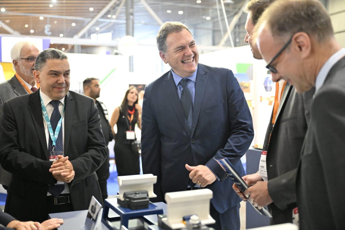Après le Salon du Bourget pour l’aéronautique, place au SIFER pour l’industrie ferroviaire 🚆

À Lille mardi, je suis allé à la rencontre des industriels qui font rayonner l’expertise ferroviaire française et œuvrent à répondre à l’attente croissante des Français en matière de