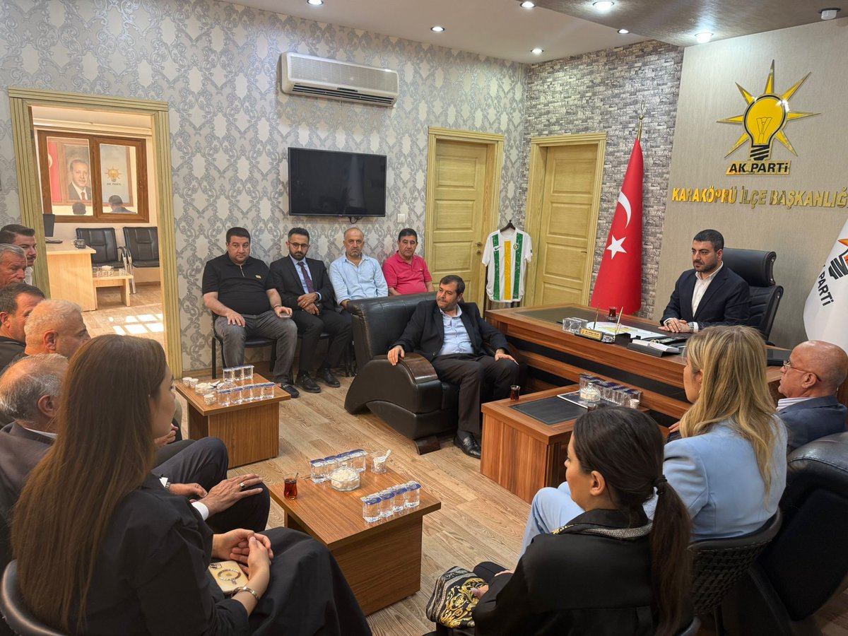 Öz Belediye İş Sendikası Genel Başkanı Sn. Aziz Bakır, Şube BaşkanlarıSn. Nihat Karatoprak ve Sn. Reşat Özmen, Başkanımız Sn. Av. Orhan Çelik’i makamında ziyaret ettiler.
Nazik ziyaretlerinden dolayı kendilerine teşekkür ediyor, çalışmalarında başarılar diliyoruz.
<a href="/RTErdogan/">Recep Tayyip Erdoğan</a>