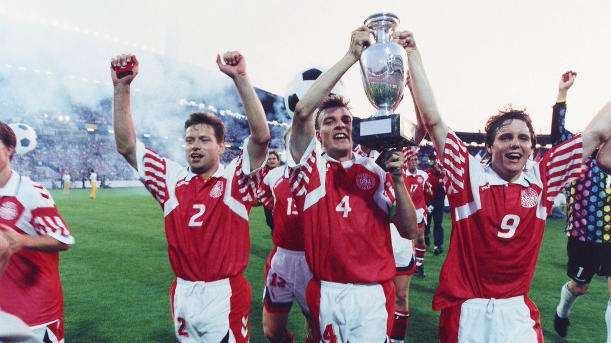 ❌ From not even qualifying…
📞 To getting a last-minute invite…

To beating the world champions in the final…

🚀 John Jensen set them on their way
⚽️ Kim Vilfort clincher
🧤 Schmeichel unbeatable

🇩🇰 Denmark 2-0 Germany 🇩🇪

🏆 European Champions

#OnThisDay in 1️⃣9️⃣9️⃣2️⃣