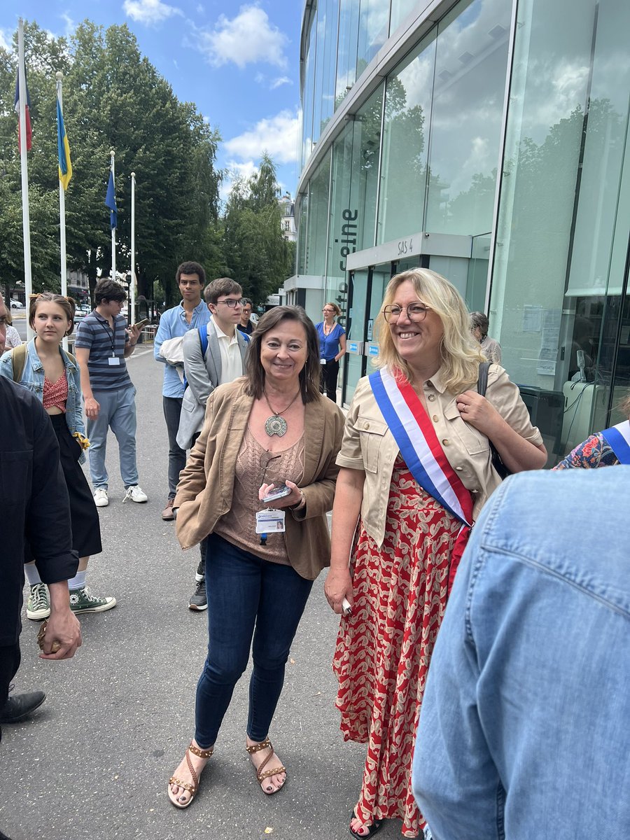 Total soutien aux grévistes de Radio France contre la réforme Dati de l’audiovisuel ! Le projet de fusion et concentration des pouvoirs sur une seule personne va l’encontre des enjeux démocratiques, de diversité culturelle et n’annonce que les coupes budgétaires ultérieures !