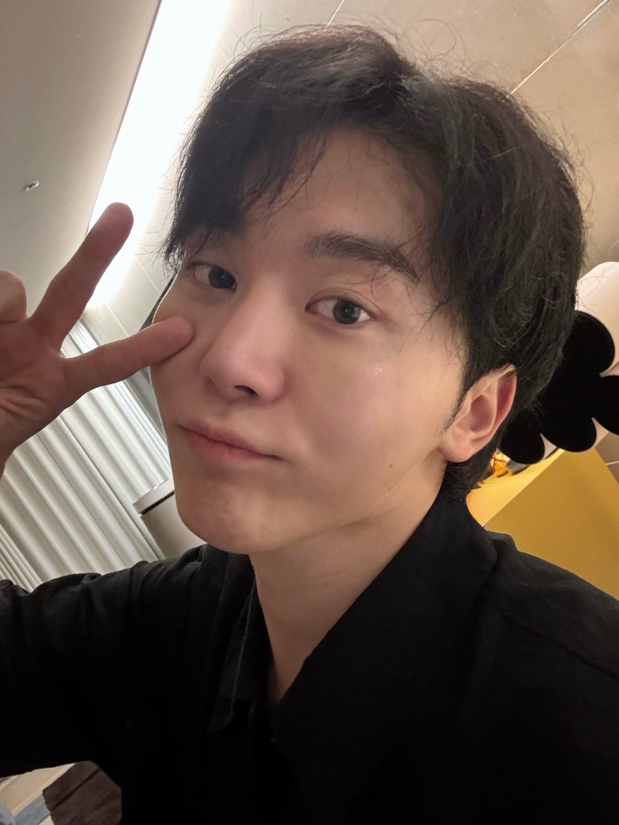 svtranslation's tweet photo. 250626 #seungkwan 🌟

🍊 i miss you all, how are you~

#승관 @pledis_17 https://t.co/hTNrzaJCtW