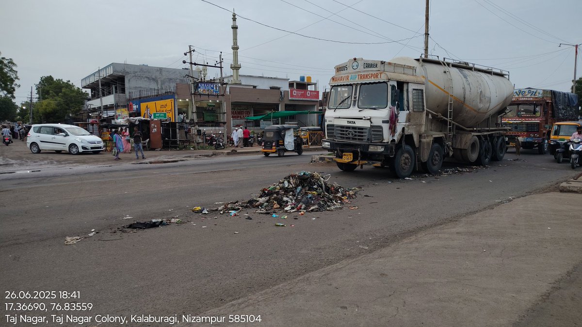 AjYt01's tweet photo. Garbage dumped on the road at Main rind road Taj Nagar Muslim Colony (ward no 1) beside Aqsa masjid. It may cause an accident please take necessary action @KalaburgiCorp  ( GPS coordinates are in the photo) for further information please contact me. https://t.co/HtgLjlZ4Ne