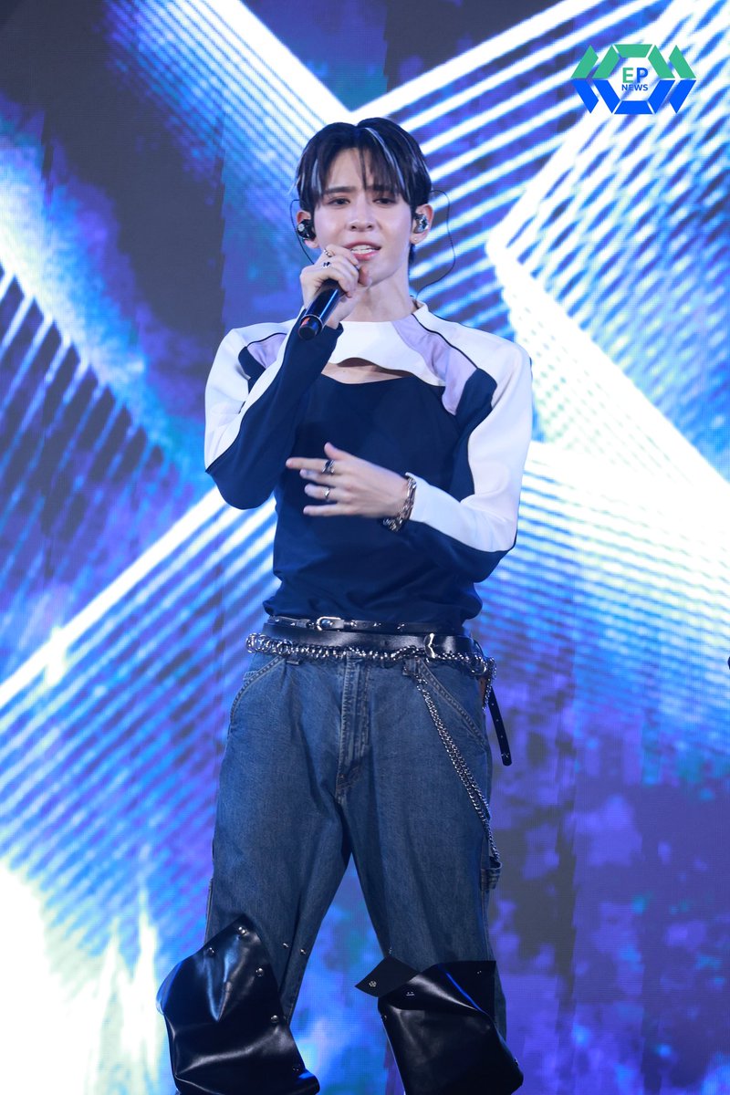 #JAMESSU_DEXX ในงาน DEXX (Diverse Element of XX) 1st Single Debut “CLANG CLANG” Showcase 

DEXX 1ST DEBUT
#DEXXDebutShowcase
#CLANGCLANG_DEXX
#DEXXth #DMDMUSIC
#JamesSu