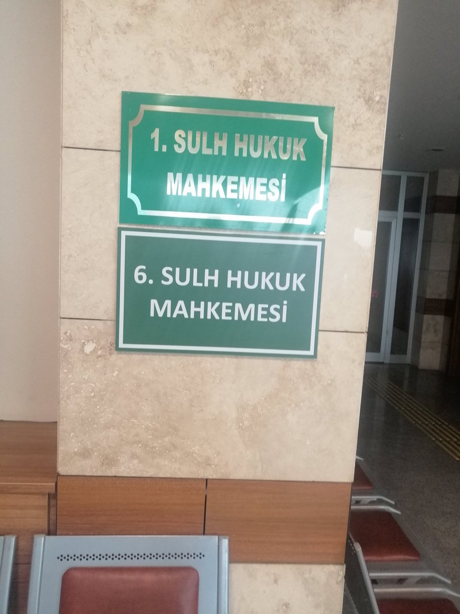 Arkadaşlar, bugünkü tahliye davamızı kazandık. Kesin tahliye aldık, istinaf yolu kapalı karar verildi. Bir kiracıdan daha kurtulduk.. Bu zafer hepimizin. Tüm mağdur ev sahibi arkadaşlara armağan olsun. Mücadeleye devam arkadaşlar. Kiracı mosmor oldu 😄 çıkmam diyordu. Kuzu kuzu