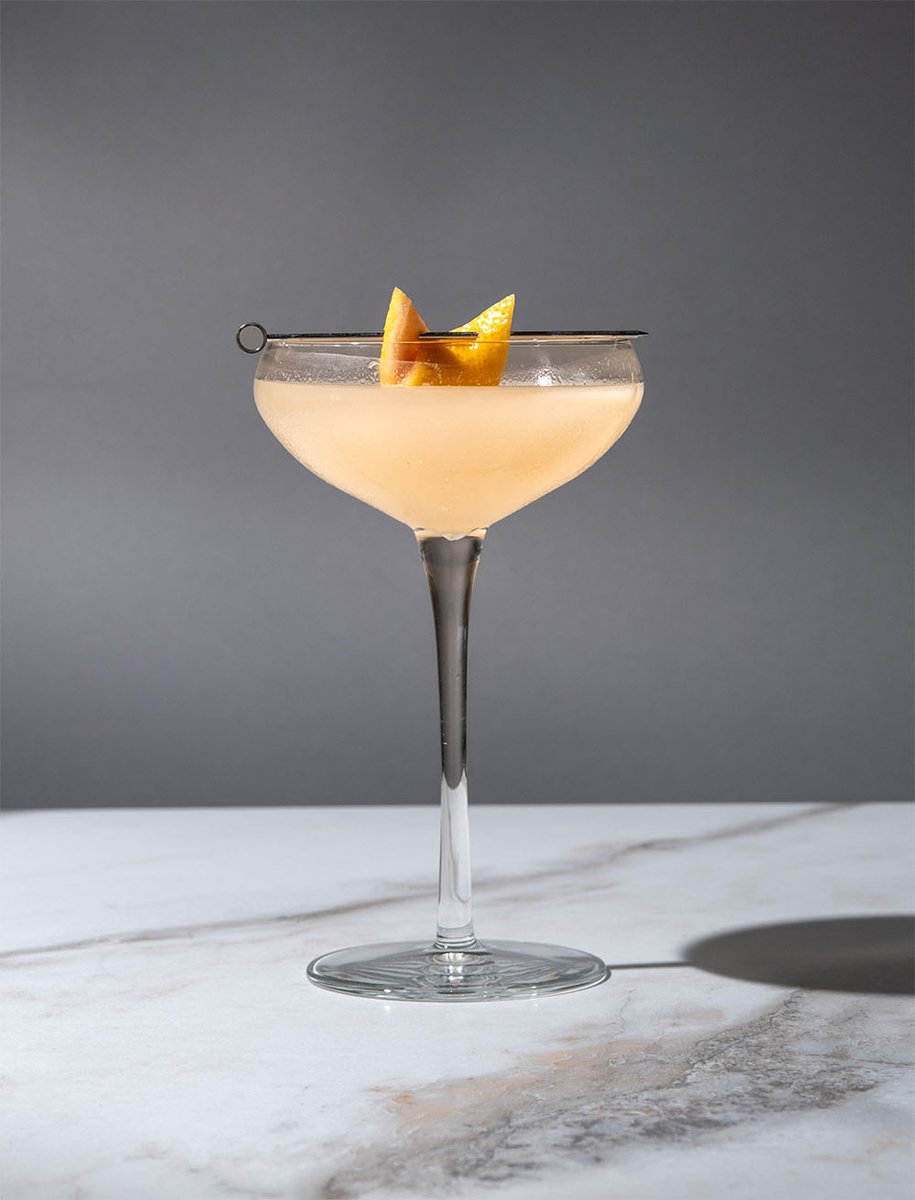 Gin-forward, tart, and quietly heroic—the Army &amp; Navy is a cocktail with a past (and a punch).

chilledmagazine.com/drink-in-histo…