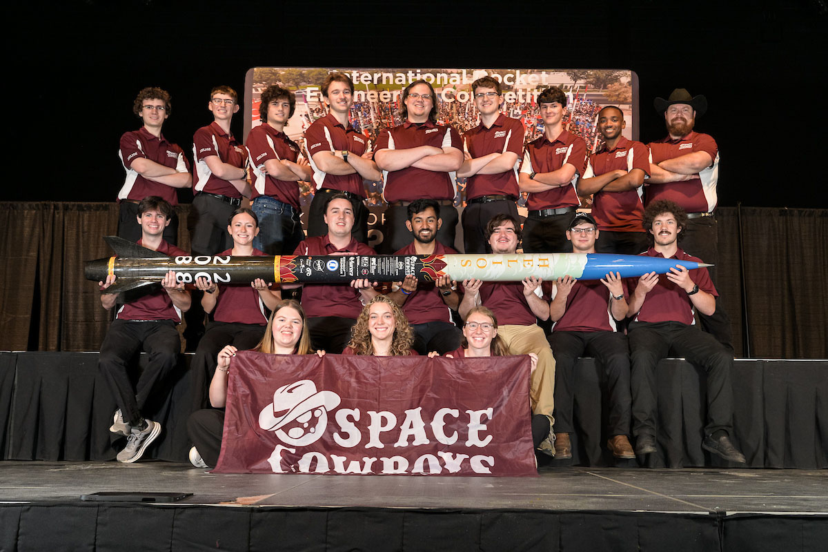 Aurora Flight Sciences (@auroraflightsci) on Twitter photo Congratulations to the <a href="/msstate/">Mississippi State</a> and <a href="/WestVirginiaU/">WVU Mountaineers</a> rocketry teams for winning first place in their respective divisions at the 2025 International Rocket Engineering Competition! Congratulations to the <a href="/msstate/">Mississippi State</a> and <a href="/WestVirginiaU/">WVU Mountaineers</a> rocketry teams for winning first place in their respective divisions at the 2025 International Rocket Engineering Competition!
