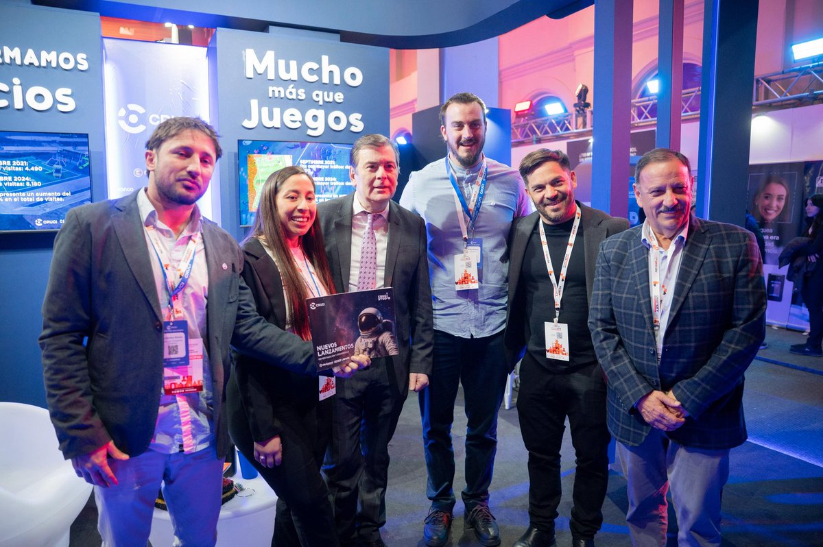 GobDeLaRioja's tweet photo. 🌐 El gobernador @QuintelaRicardo recorrió la Smart City Expo en Santiago del Estero junto a @GZamoraSDE. Un espacio que reúne innovación, tecnología y desarrollo al servicio de comunidades más sostenibles, inclusivas y conectadas. https://t.co/Xgv2IXlfmz