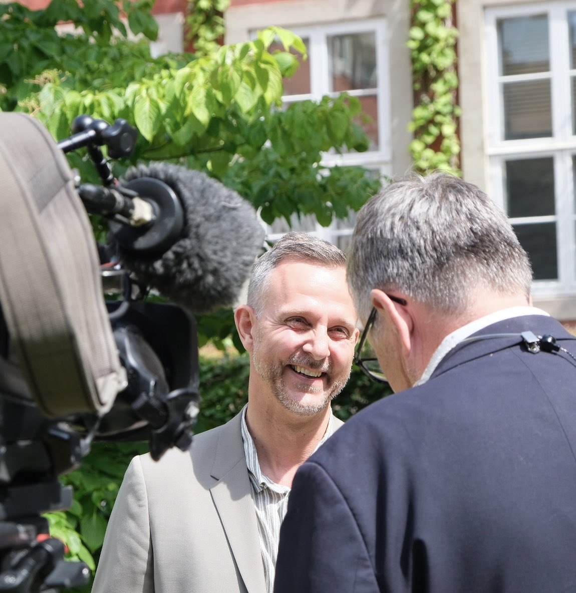 Asbjørn Lindsø (@asbjornlindso) on Twitter photo Vi i <a href="/SMVdanmark/">SMVdanmark</a> har spillet en central rolle i at få en politisk aftale på plads, der fremtidssikrer Dankortet som en billig, sikker og tidssvarende betalingsløsning.
Godt nyt for tusindvis af SMV’er 🙌
Læs mere her: via.ritzau.dk/pressemeddelel…
#dkpol #dkbiz Vi i <a href="/SMVdanmark/">SMVdanmark</a> har spillet en central rolle i at få en politisk aftale på plads, der fremtidssikrer Dankortet som en billig, sikker og tidssvarende betalingsløsning.
Godt nyt for tusindvis af SMV’er 🙌
Læs mere her: via.ritzau.dk/pressemeddelel…
#dkpol #dkbiz