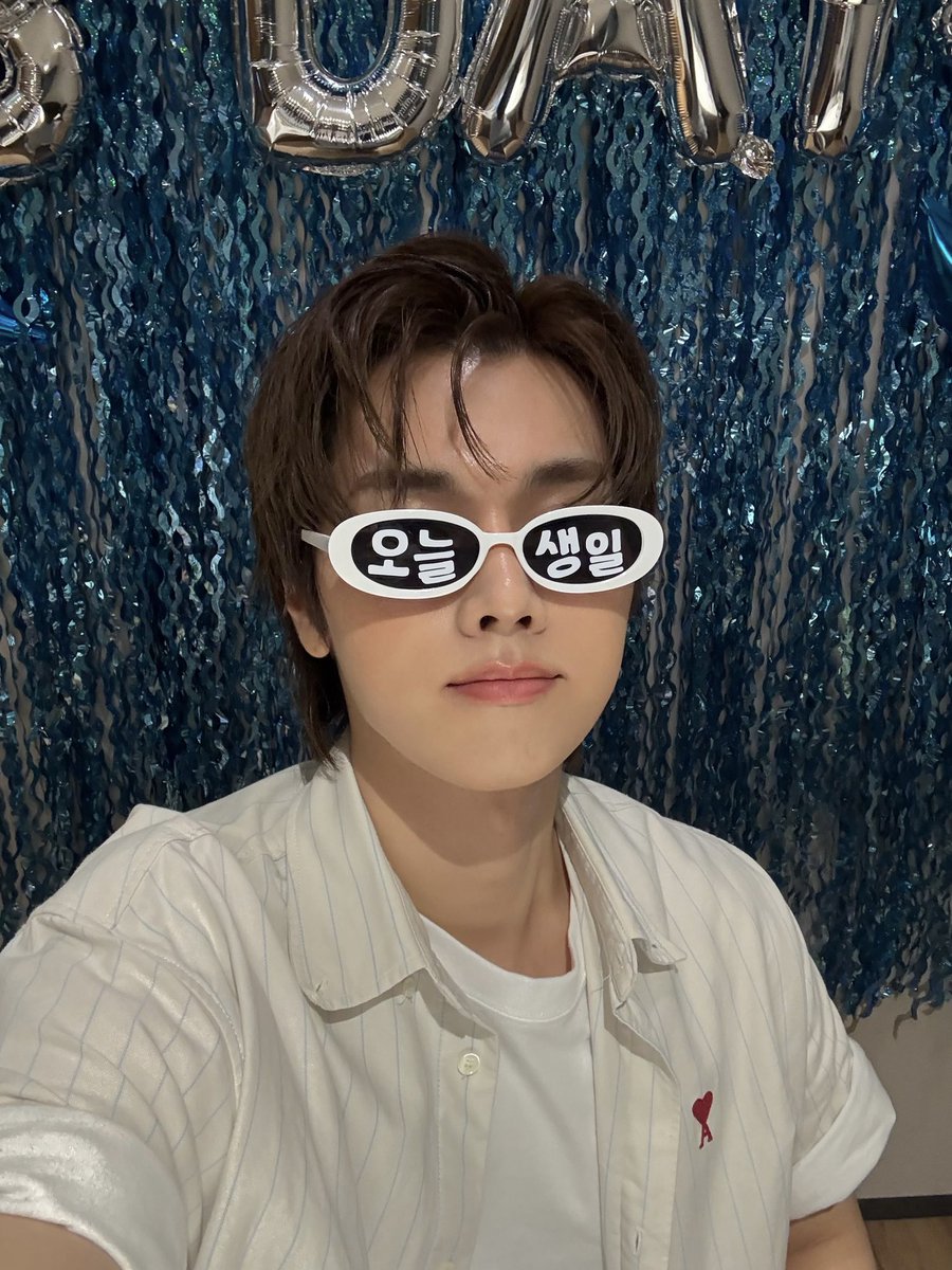 [ #Xtra_Scenes ]

HAPPY BIRTHDAY #Jungsu

햅삐뎡듀데이😺🎂
먹방부터 DIY 타임, 정수의 진심이 담긴 편지까지 알차게 담은 라이브💌

정수의 깜짝 선물과 함께 포근함 밤 보내요 런즈들🎧🫶

#HappyJungsuDay
#정수야_너가_우리의_다이아몬드
#OurDiamond_is_Jungsu