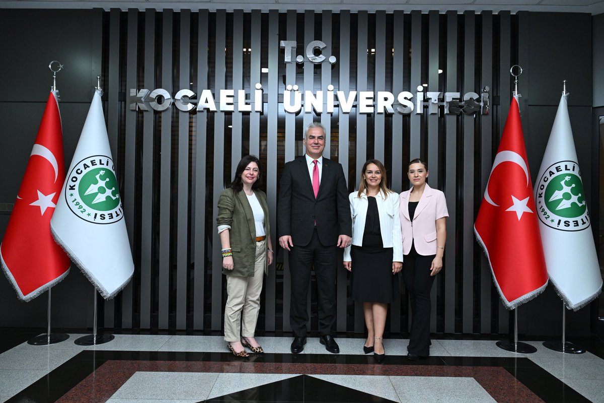 Kocaeli Üniversitesi Eğitim Fakültesi ile Öğretmen Akademisi Vakfı (<a href="/orav2008/">Öğretmen Akademisi Vakfı</a>) arasında, öğretmen adaylarının mesleki gelişimini desteklemeye yönelik önemli bir iş birliği protokolüne imza atıldı.

🌐 kocaeli.edu.tr/haberler/kocae…