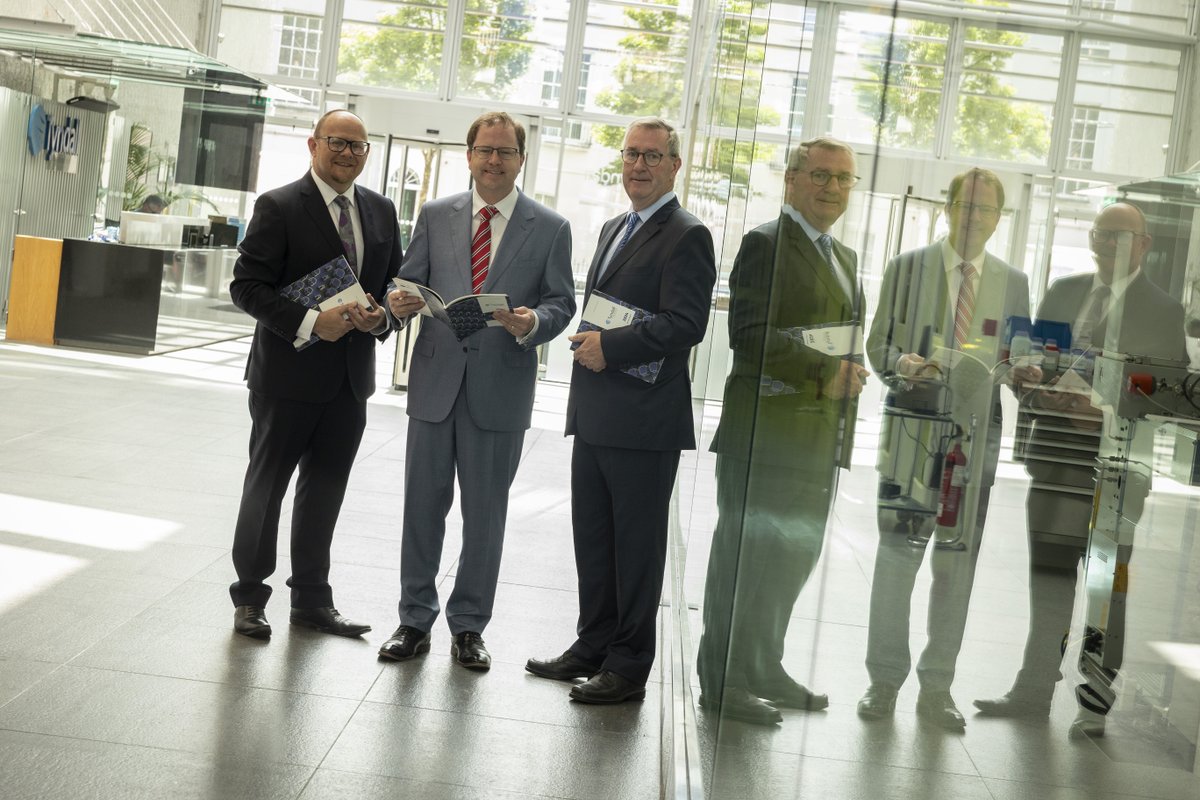 Tyndall was proud to welcome James Lawless, Minister for Further and Higher Education, Research, Innovation and Science this week to launch our 2024 Annual Report, highlighting our role in hosting 3 of 5 European Chips JU Pilot Lines.

🔗 bit.ly/40pUqvR

#PilotLines