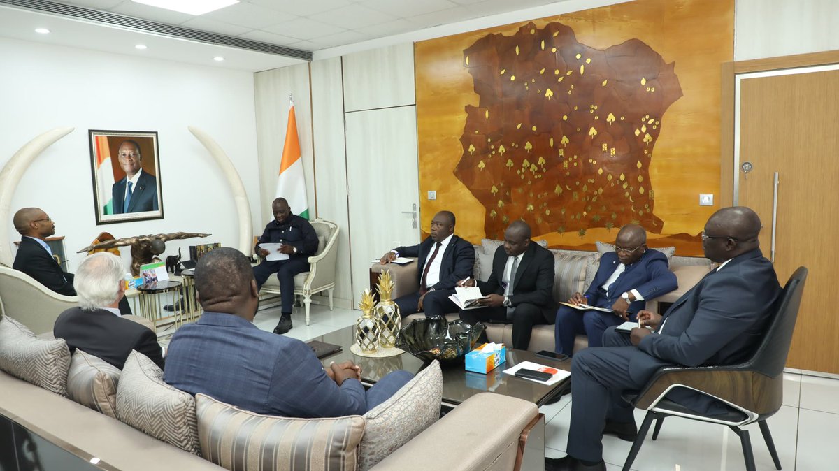 AndersonBlanc2's tweet photo. Échange fructueux avec le ministre d'État, ministre de l’Agriculture
Collaboration continue pour une agriculture durable &amp; inclusive
#Cooperation🇨🇦🇨🇮
Great exchange with the Minister of State, Minister of Agriculture
Continued collaboration for sustainable &amp; inclusive agriculture https://t.co/g6y3sTEMzD