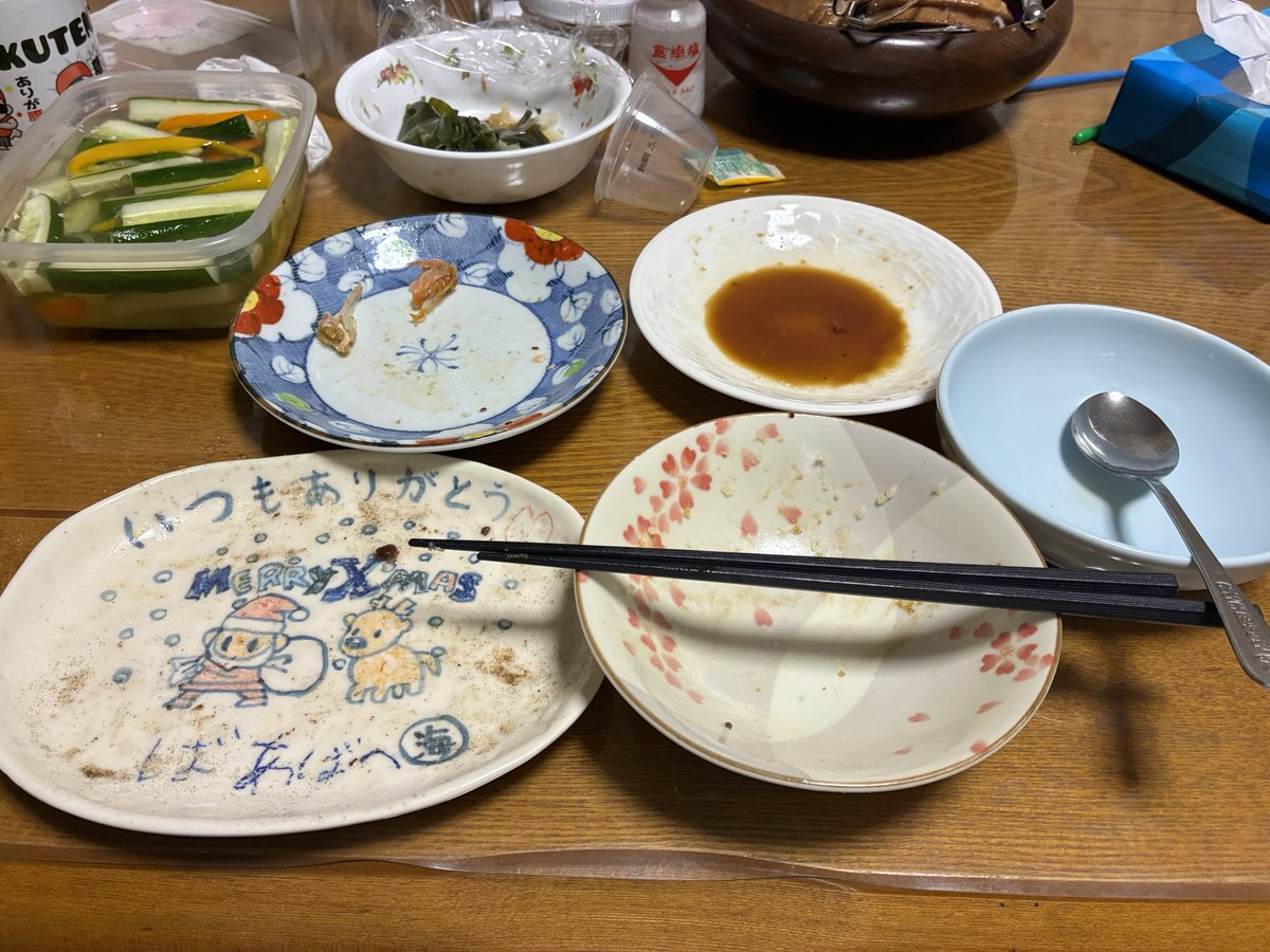 inuootaa's tweet photo. 実家帰ってます。
母さん、おれもう高校生じゃないのよ。
と思いながら気付いたらたいらげてた。(ご飯おかわり) https://t.co/u6m12PjCgC