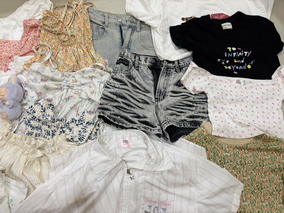 ttnuii3's tweet image. 👀📍#ส่งต่อเสื้อผ้า ค่าาา เเบรนด์ไอจี urthe nineties อื่นๆ มีมากกว่าในรูปน้า🤩🤩

ลง 29/6 เวลา 21:00 ส่งฟรีหมดน้าาา

#ส่งต่อเสื้อผ้ามือ2 #โล๊ะตู้เสื้อผ้า #ส่งต่อstylist #ส่งต่อcintage #ส่งต่อเครื่องสำอาง #ส่งต่อเสื้อผ้า #ส่งต่อ