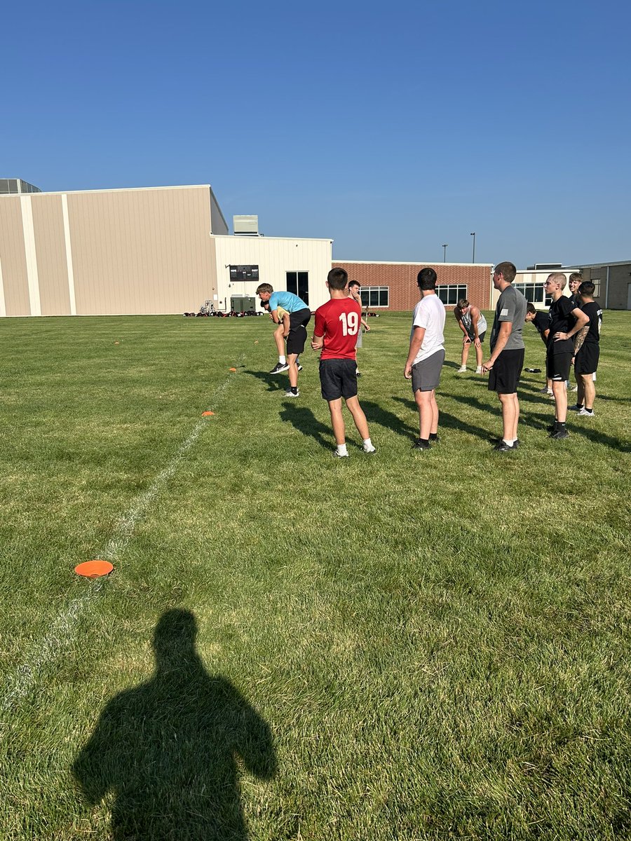 Huge shout out and thank you to the Illinois National Guard for coming out and putting our team through some great team building exercises! A great way to end our June session! 🔴🏈⚫️

#HornetFootball
#GoHornets