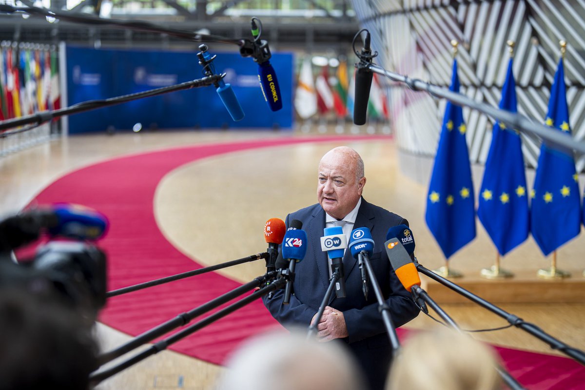 Beim heutigen Europäischen Rat stehen für mich vier zentrale Themen im Fokus: 

- Die angespannte Lage im Nahen Osten – die Waffenruhe ist ein erster Schritt, jetzt braucht es Diplomatie und Verhandlungen
- Europa muss bei der Wettbewerbsfähigkeit liefern – durch weniger