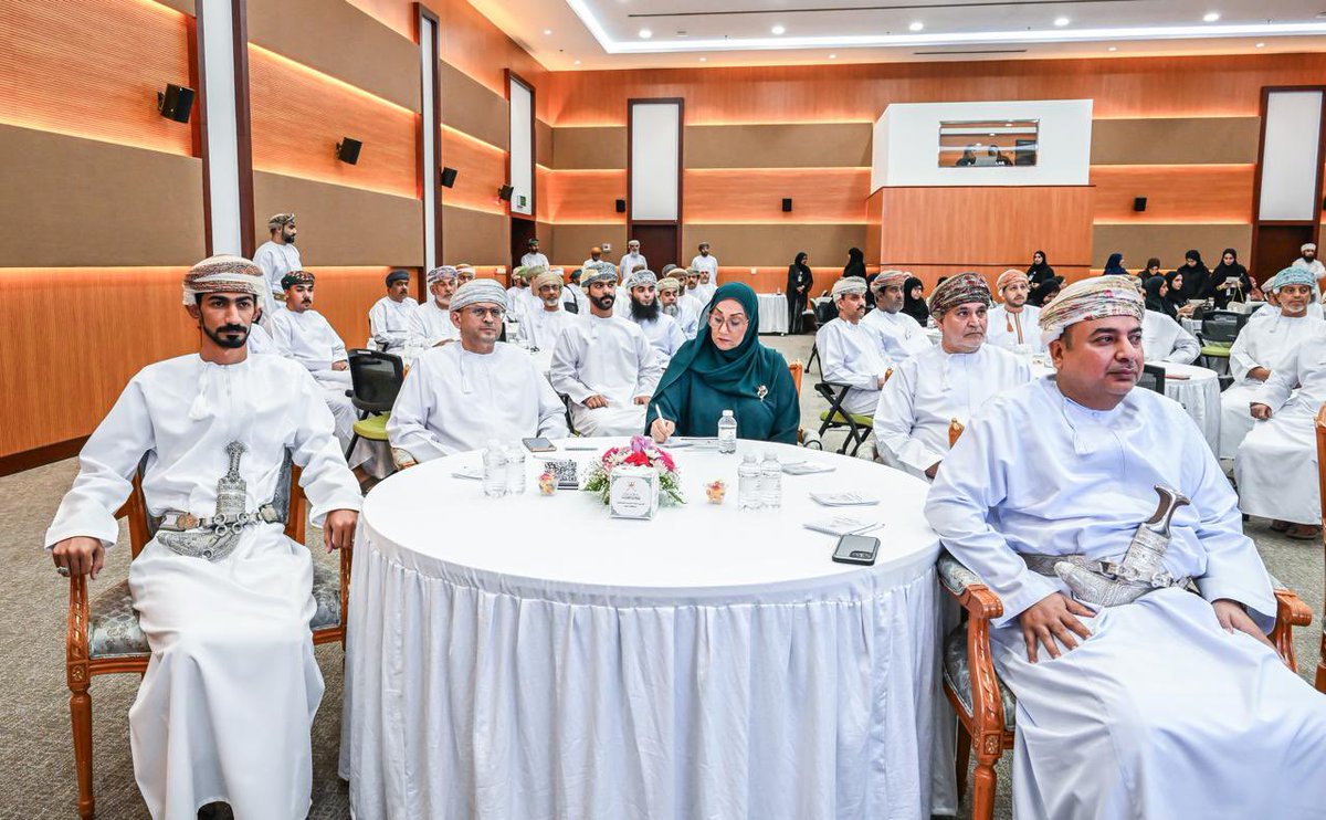 كل الشكر لدائرة الشراكة وتنمية المجتمع بالمديرية العامة للتنمية الاجتماعية بمحافظة مسقط على تنظيم البرنامج التوعوي حول الأنظمة والقوانين المنظمة لمكافحة غسل الأموال وتمويل الإرهاب، والذي قدّم محتوى مهمًّا لتعزيز الوعي القانوني، والامتثال، والحوكمة في عمل الجمعيات.