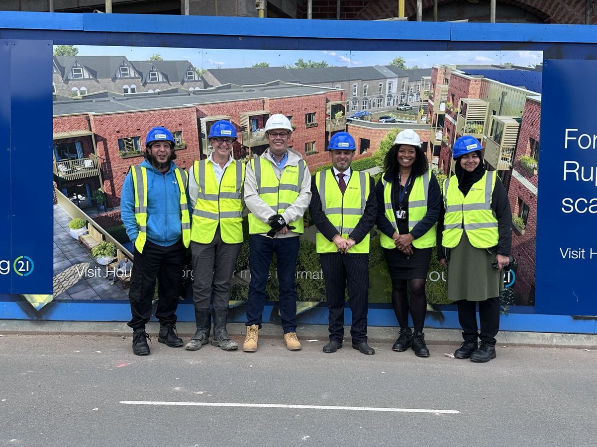 LegacyWM1's tweet image. 🏗️ A few weeks back, we hosted a special tour of our flagship #Cohousing scheme #RupaliCourt in #Lozells!

We were joined by @Housing21, Cllr @WaseemZaffar  local residents and partners shaping this vibrant community. 💚

legacy-wm.org/housing/rupali…