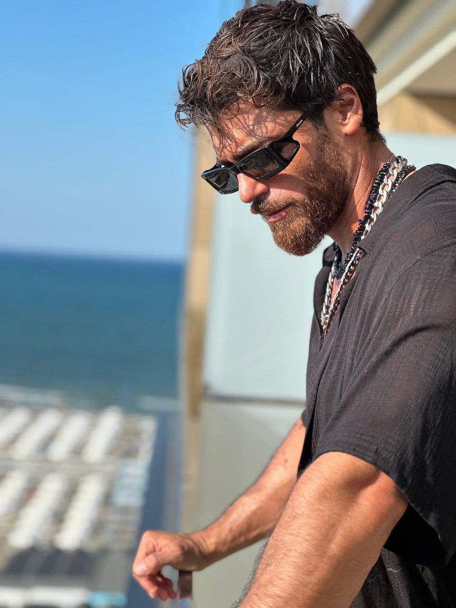 🌞🌊

Via IG #CanYaman