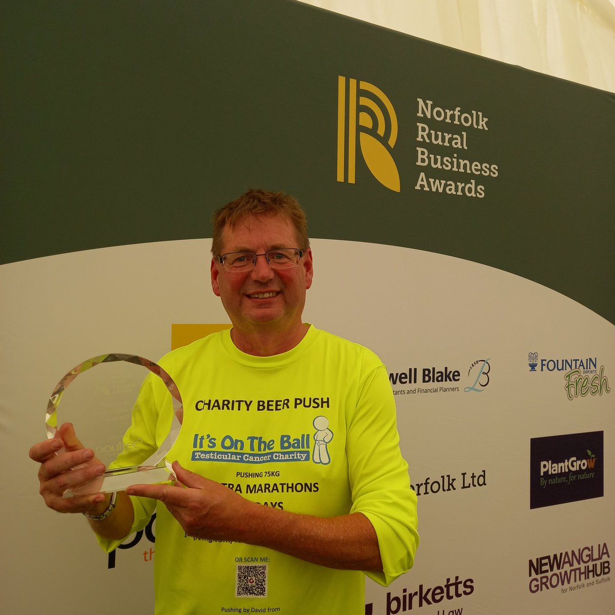 Wow, we WON! Norfolk Unsung Hero Award #norfolkforbiz <a href="/RNAAuk/">Royal Norfolk Agricultural Association</a> @royalnorfolkshow . The award belongs to the pubs who support our awareness efforts for #TesticularCancer to stop young men needlessly dying . #beerpush @itsontheball support.  Thank you all from team <a href="/moongazerale/">Moon Gazer Ale</a>