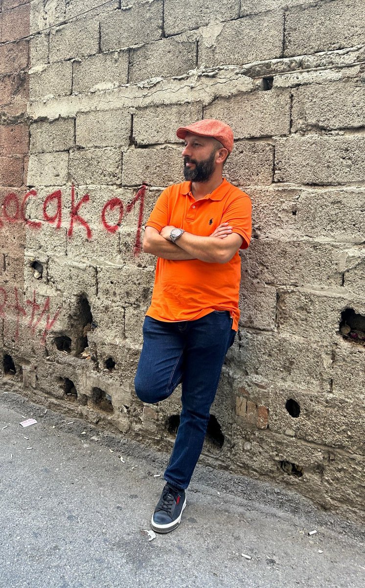 BasriDelikanl's tweet image. Bu Hayatta gülmemizi isteyen tek kişi Fotoğrafçıydı O da parasını istedi.bra  #adana #adanacity #bingöl  #kesfet