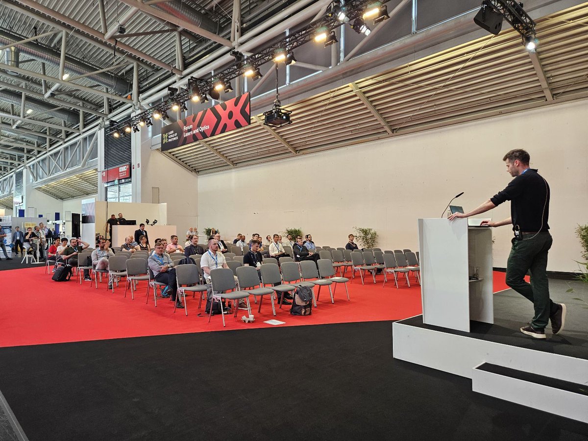 Mecademic's tweet photo. Missed #XVPphotonics’ session at #LWOP?
📄 Read the full white paper:
 https://t.co/zx5F7BiugR

#Photonics #MicroAutomation #Optics #PrecisionRobotics #Meca500 https://t.co/Rxjr0J3Z1Q