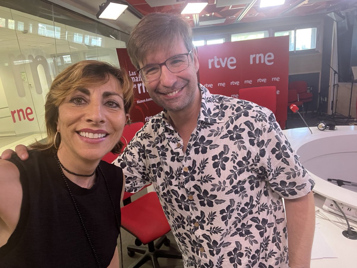 Ha sido un honor tenerte en el programa. Contigo hemos descubierto que existen los buenos profesionales en el ámbito de la psicología. “Esa mano amiga que te acompaña”. Gracias Juan, espero volver a cruzar nuestros caminos 😉