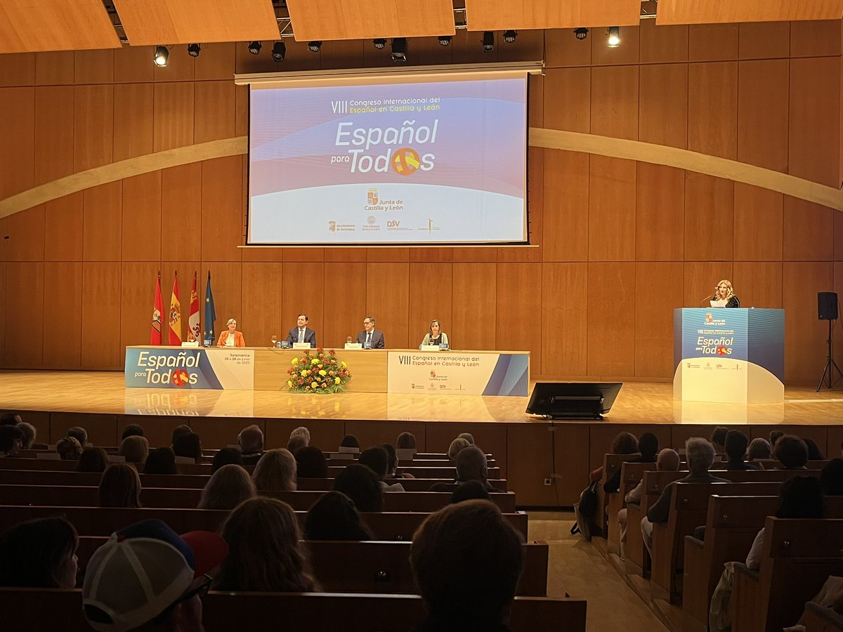 Consejería de Educación Reino Unido e Irlanda (@consejeriauk) on Twitter photo 🎉 🇪🇸 Asistimos al VIII Congreso Internacional #EspañolParaTodos de <a href="/LearnCyL/">Learn Spanish CyL</a> junto a las autoridades de <a href="/jcyl/">Junta de Castilla y León</a>, <a href="/usal/">Universidad de Salamanca</a>, la Subd.ª Gral y los Consejeros de Educación de la @ActEducativaExt. JL Arsuaga nos recuerda que “Todo lo que tiene nombre, existe”. 🎉 🇪🇸 Asistimos al VIII Congreso Internacional #EspañolParaTodos de <a href="/LearnCyL/">Learn Spanish CyL</a> junto a las autoridades de <a href="/jcyl/">Junta de Castilla y León</a>, <a href="/usal/">Universidad de Salamanca</a>, la Subd.ª Gral y los Consejeros de Educación de la @ActEducativaExt. JL Arsuaga nos recuerda que “Todo lo que tiene nombre, existe”.