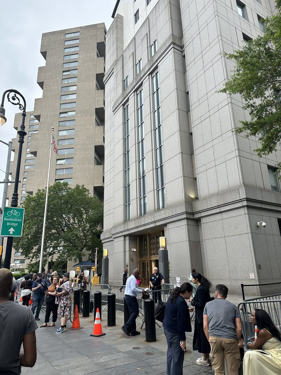 Julie Grant tweet media