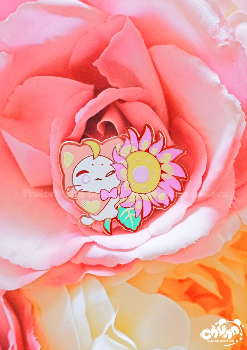 🌷Mini Store Update!!🌷

Fairy Flowers Enamel pins!! They came super pretty and suuuuper big!!🥹🥹💫💫💫