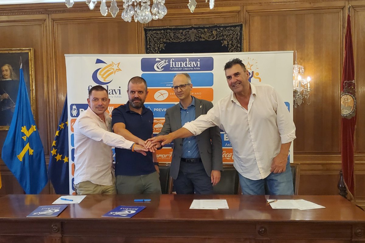 Fundación Deporte Avilés (@fundaviaviles1) on Twitter photo 🤝 El Grupo Iturcemi renueva su convenio con Fundavi y sigue apoyando a nuestro Belenos Rugby Club un año más.
✍️ El presidente del <a href="/BelenosClub/">Belenos Rugby Club</a>, Felipe Blanco, el CEO de Iturcemi José Luis López, el concejal de deportes del <a href="/AytoAviles/">AytoAvilés</a> Juan Carlos Guerrero y gerente de Fundavi. 🤝 El Grupo Iturcemi renueva su convenio con Fundavi y sigue apoyando a nuestro Belenos Rugby Club un año más.
✍️ El presidente del <a href="/BelenosClub/">Belenos Rugby Club</a>, Felipe Blanco, el CEO de Iturcemi José Luis López, el concejal de deportes del <a href="/AytoAviles/">AytoAvilés</a> Juan Carlos Guerrero y gerente de Fundavi.