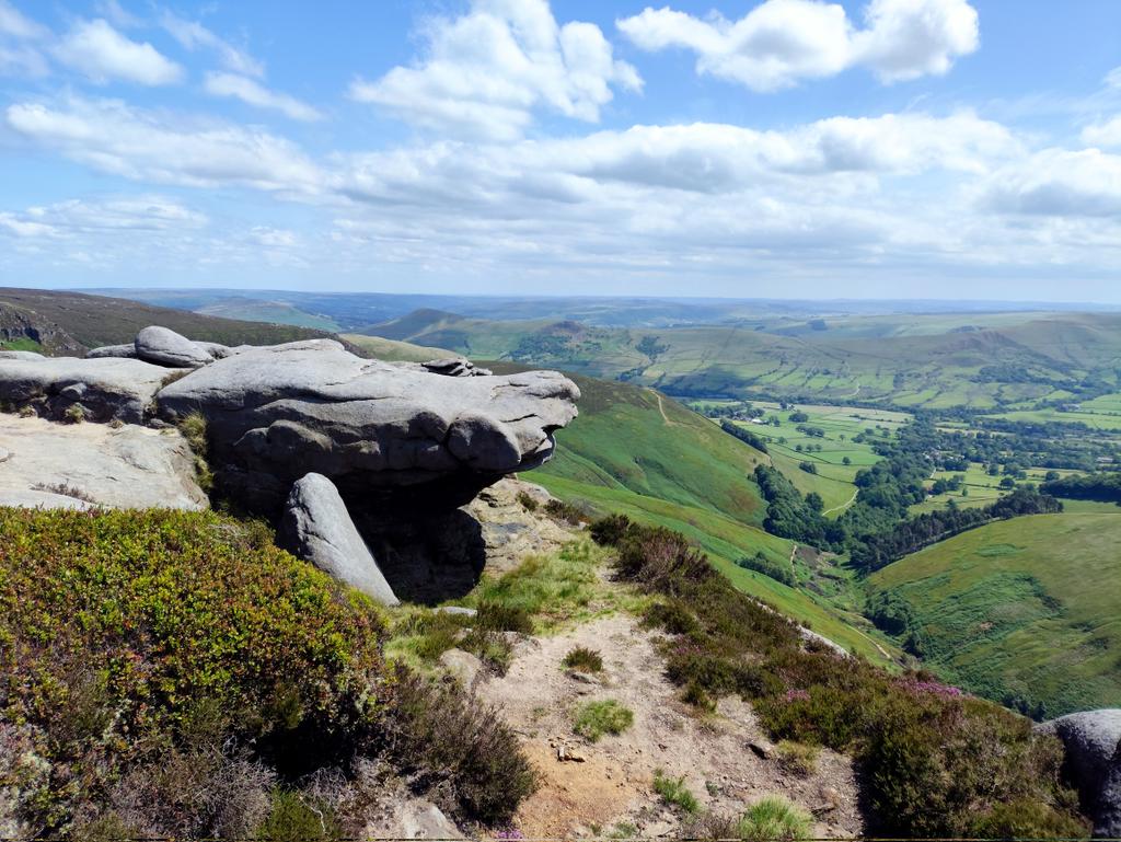 Chris__Walker's tweet photo. Great place for lunch while I do the edale skyline https://t.co/9ACQ1OTJXQ