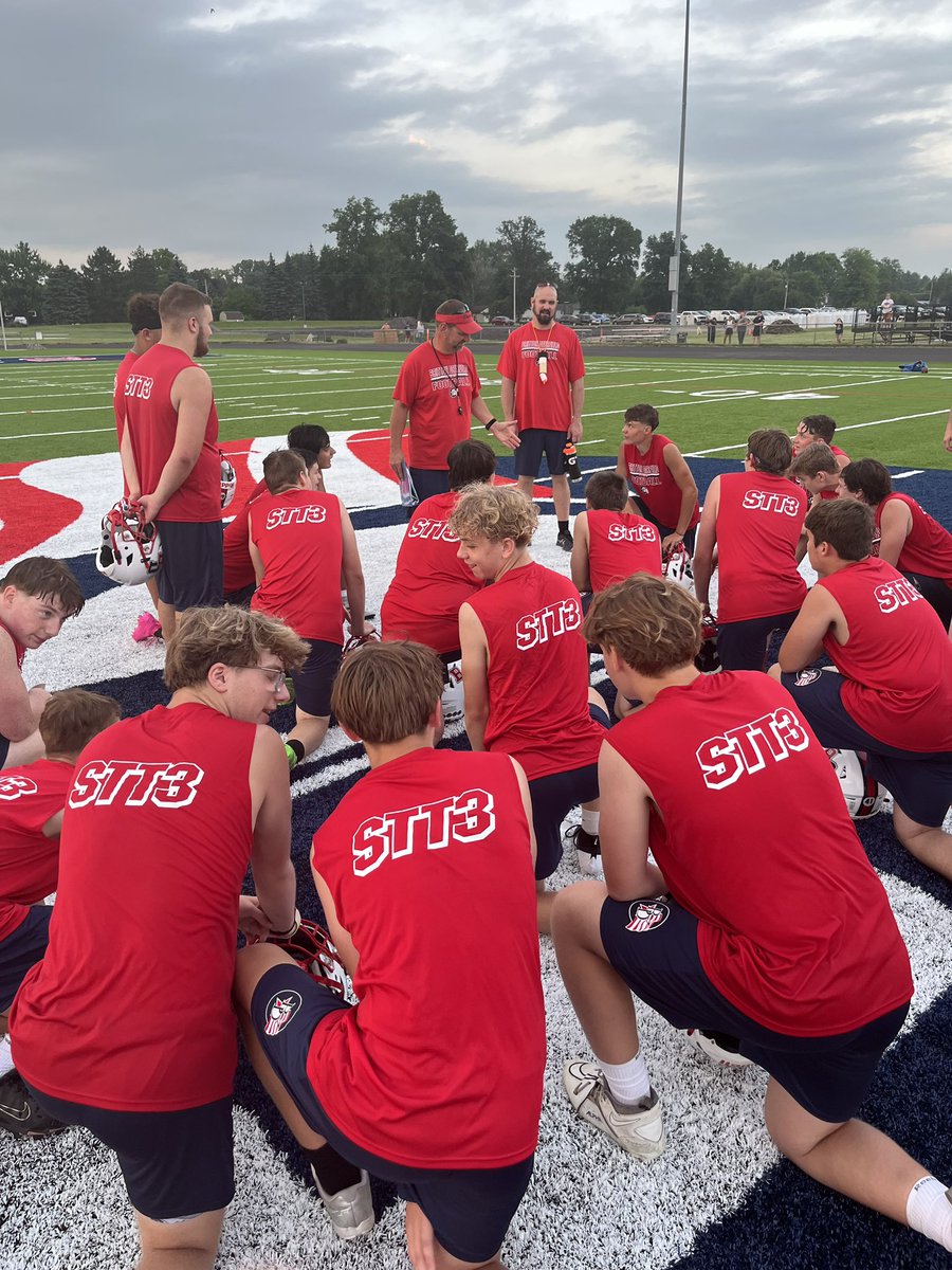 PatriotsBd's tweet photo. Great night to get some work in! Thanks to @BlissfieldFB and @ErieMasonFB for coming out to our first 7on7 and Big Man challenge on the new turf at the BD Athletics Complex. #STT3 https://t.co/3lq62zXIIg