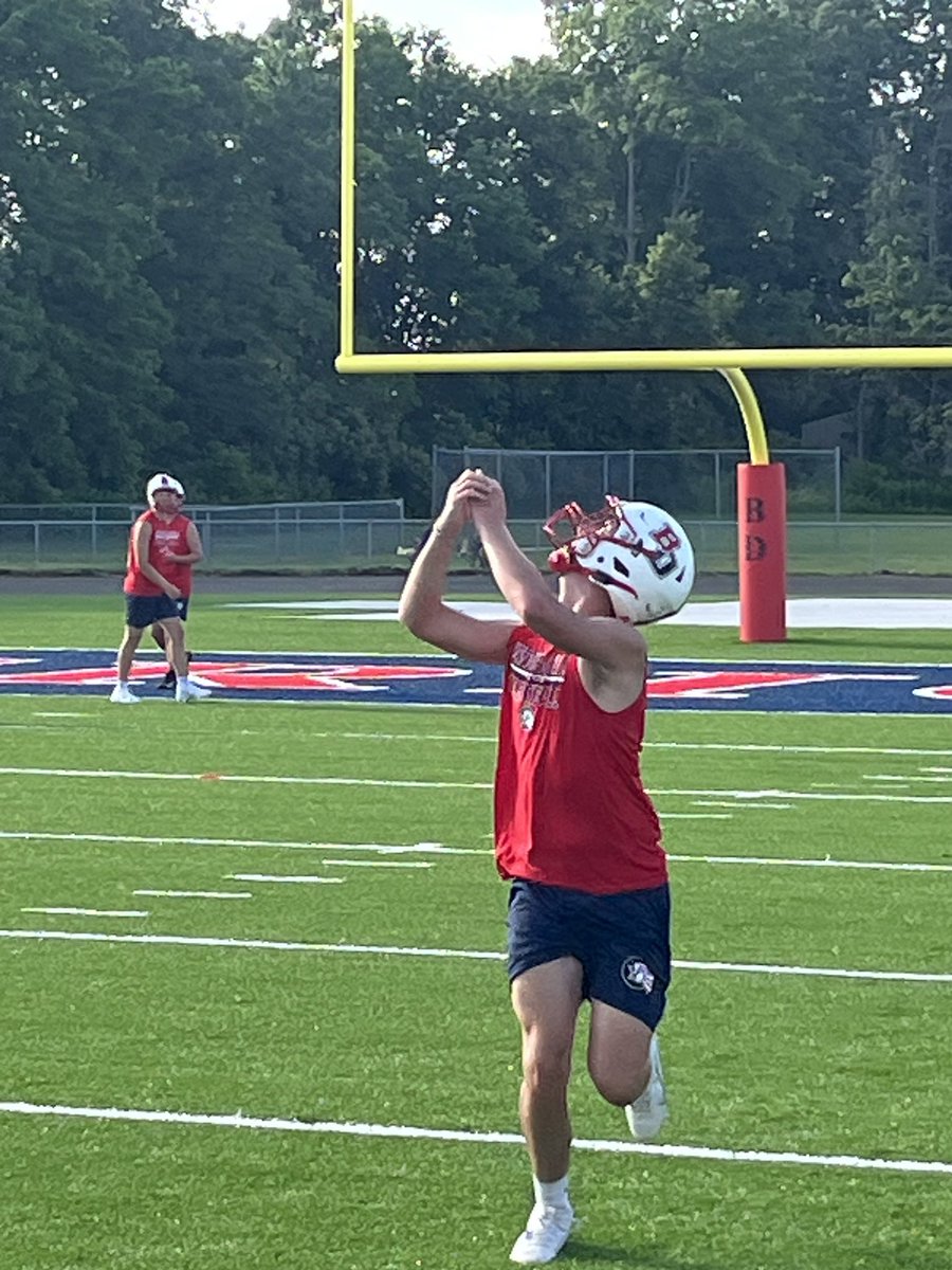 PatriotsBd's tweet photo. Great night to get some work in! Thanks to @BlissfieldFB and @ErieMasonFB for coming out to our first 7on7 and Big Man challenge on the new turf at the BD Athletics Complex. #STT3 https://t.co/3lq62zXIIg