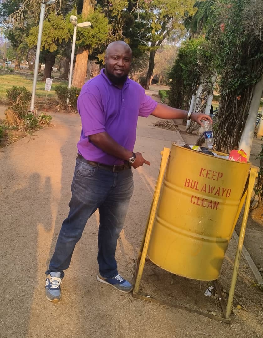 #DAY 2210  We all have to be responsible always
it does not take much to make a difference let's #KeepBulawayoClean