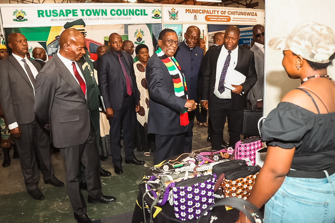 This afternoon, I officiated the 4th Local Authorities Indaba in Bulawayo and launched the Urban State Land Management Policy. I reiterated that local authorities must deliver quality services without compromise as we drive towards Vision 2030.

#Vision2030 #Zimbabwe