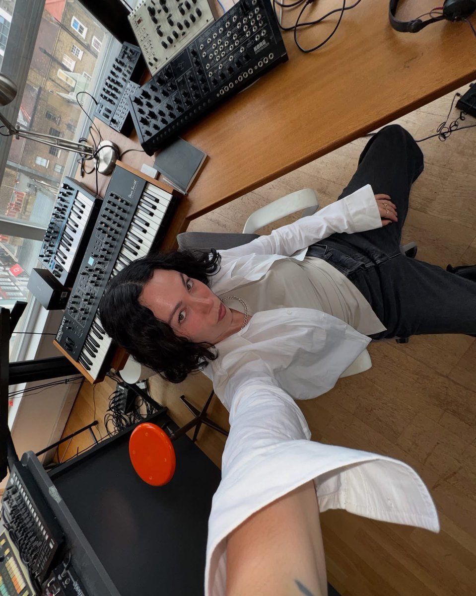 Kelly Lee Owens tweet media
