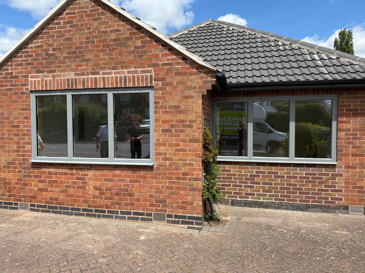 litehausuk's tweet photo. Another phase done at our lovely customers house in Kenilworth! 👏🏼 

They decided to replace 2 front windows on their home with @origin_global OW-70 windows, finished in a gorgeous pale grey, RAL 7037 Dusty Grey. 

#Replacement #Origin #OriginGlobal #OriginWindows #OW70 #Glazing https://t.co/KDuFjz3U3L
