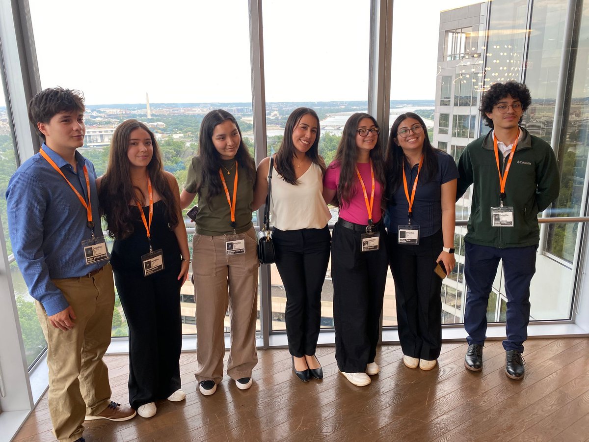 The mission of our ELP 3 Program is designed to support and empower students in their college journey, so they have the guidance and tools necessary to succeed! #UnidosUS #AvanzandoThroughCollege