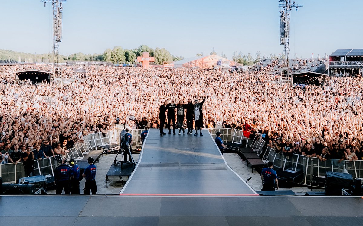 Great crowd at <a href="/tonsofrock/">Tons Of Rock</a>, thank you Oslo! 🇳🇴 🤘

📸 <a href="/WorkByWolfe/">w</a>