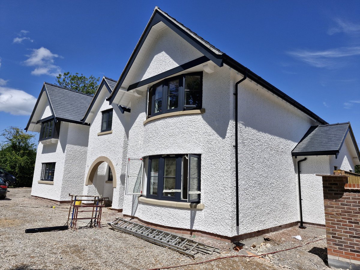 B2architectHale's tweet photo. BCL Homes is a bespoke developer in #Cheshire and are in the last few weeks with their current site in rural Mobberley near Wilmslow.  With high quality finishing &amp; solid construction knowledge they have built a fantastic family home https://t.co/JIlD4dyPLT