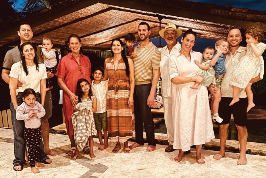 Investing in the planet: Steven, BS ’75, and Debra, BA ’76, Shepsman have established the Shepsman Family Professorship to position UB at the forefront of research and innovation in the business of #ClimateChange. 🌎📊 

Read more: bit.ly/shepsman-profe…

#UBMgt #UBuffalo